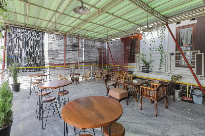 Сурабая: RedDoorz near Juanda International Airport 2