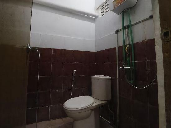 Батуретно: RedDoorz @ Jalan Monjali