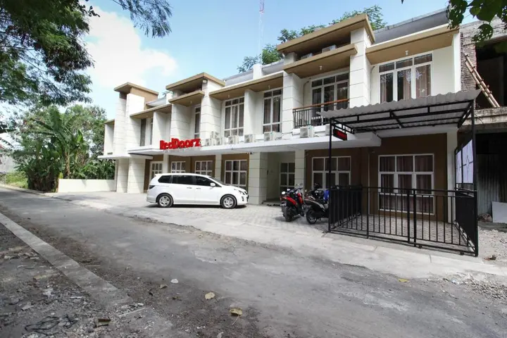 Батуретно: RedDoorz near Jogja City Mall 3