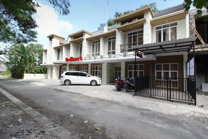 Батуретно: RedDoorz near Jogja City Mall 3