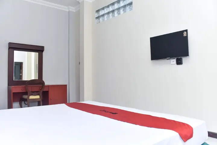 Маланг: RedDoorz near Kampung Warna Warni