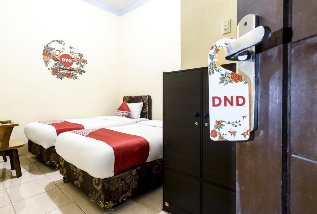 OYO 723 Penginapan Nia Mandiri Syariah — фото 4