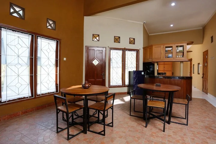 Депок: OYO 1072 Kampung Condro Wulan Guesthouse