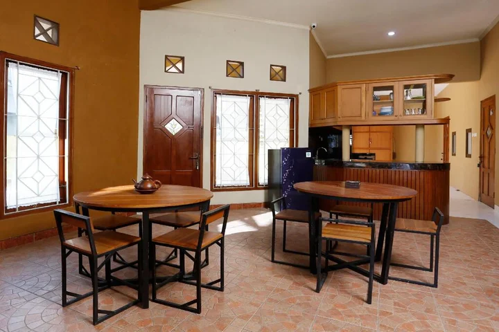 Депок: OYO 1072 Kampung Condro Wulan Guesthouse