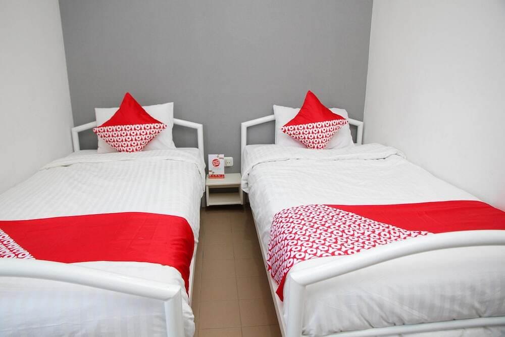 Палу: OYO 1098 Rego Hotel