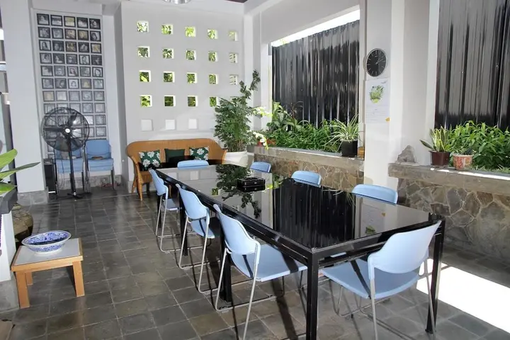 Палу: OYO 1098 Rego Hotel