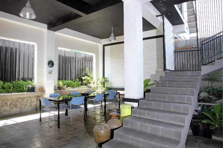 Палу: OYO 1098 Rego Hotel