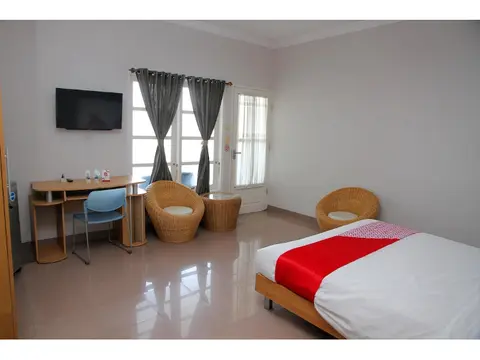 Палу: OYO 1098 Rego Hotel