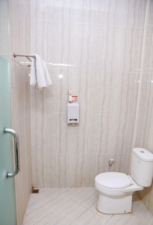Палу: OYO 1138 Purple Hotel