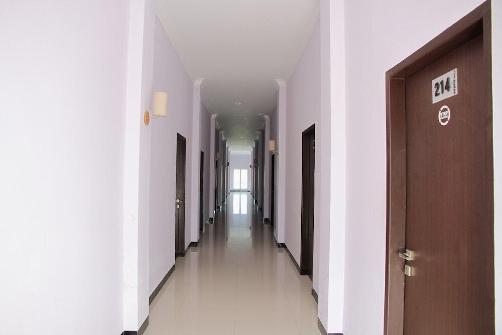 Палу: OYO 1138 Purple Hotel
