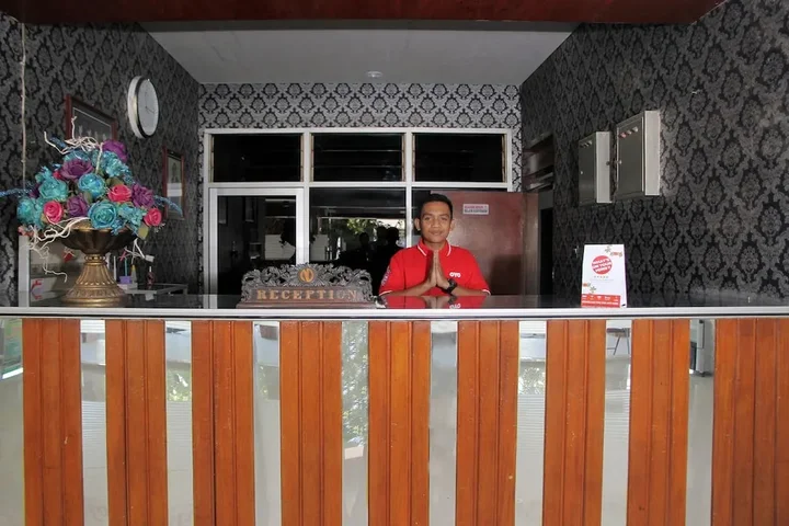 Палу: OYO 840 Hotel Dely