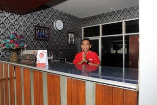 Палу: OYO 840 Hotel Dely