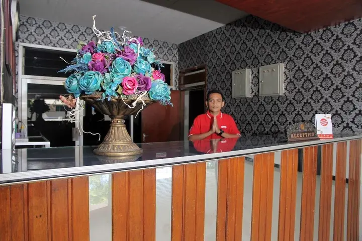 Палу: OYO 840 Hotel Dely
