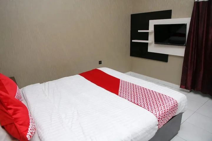 Палу: OYO 840 Hotel Dely