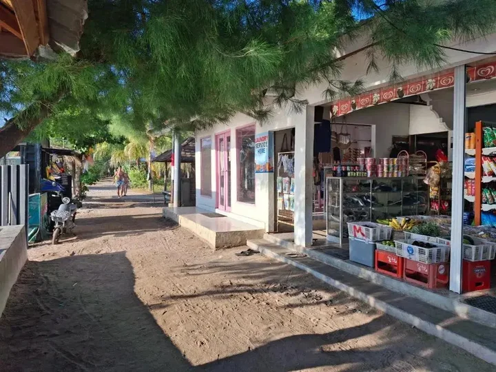 Гили Аир: Oyo 1133 Gusung Indah Bungalow & Restaurant