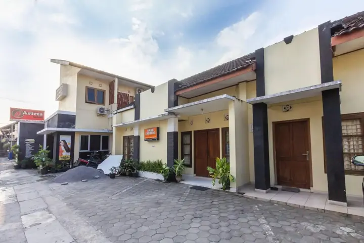 Батуретно: Super OYO 1150 Omah Ladrang
