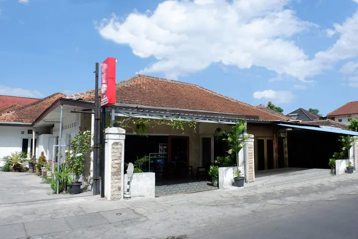 Депок: OYO 1196 Hotel Pura Puspa Rosa