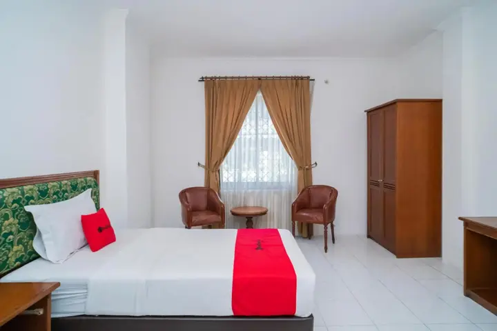 Суракарта: OYO 1136 Hotel Surya Solo
