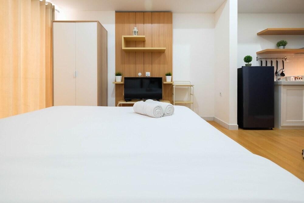 Legok: Minimalist Studio At Casa De Parco Apt