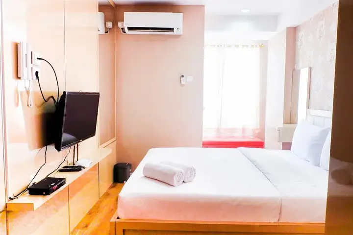 Modern Furnished Studio Room Cinere Bellevue Suites Apartment — фото 5