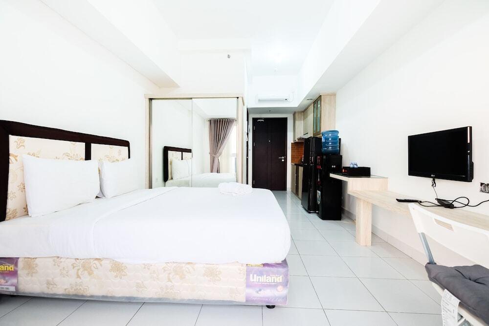 Legok: Cozy Studio Casa De Parco near The Breeze BSD City