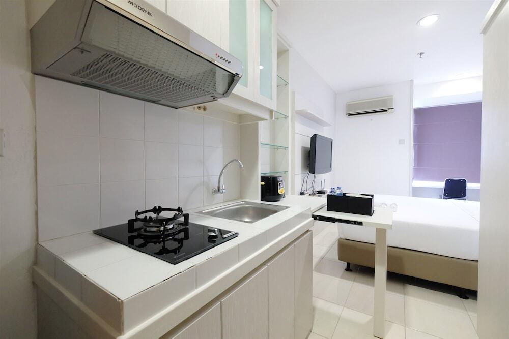 Депок: Budget Studio Apartment at Cinere Bellevue Suites
