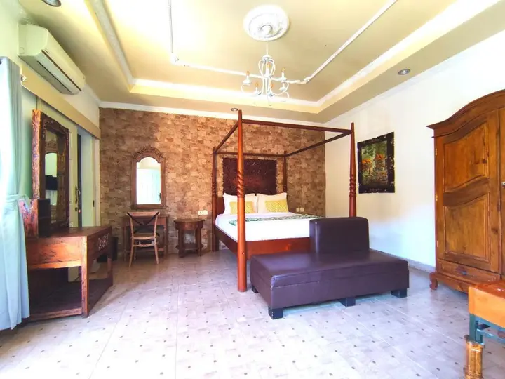 Беноа: Menzel Villa