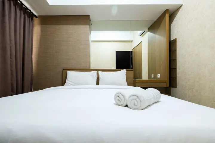 Legok: Graceful & Luxury 1BR Casa De Parco Apartment