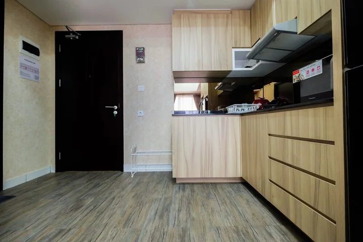 Legok: Graceful & Luxury 1BR Casa De Parco Apartment
