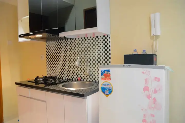 Депок: Gorgeous Studio Cinere Bellevue Apartment