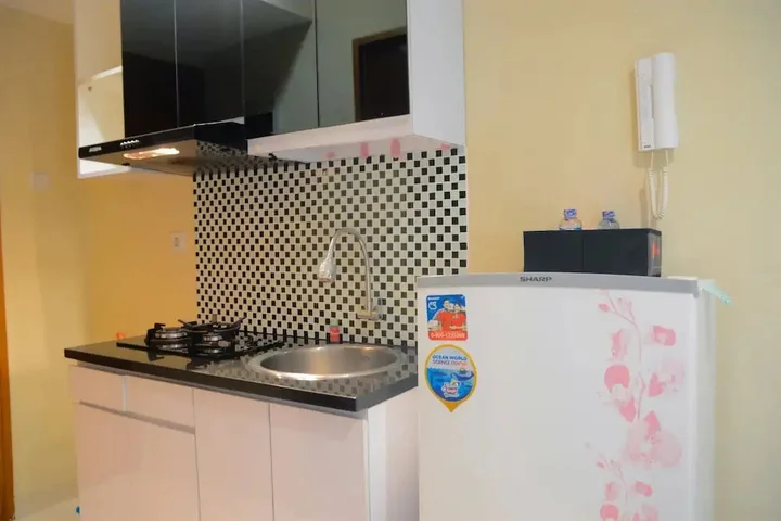 Депок: Gorgeous Studio Cinere Bellevue Apartment