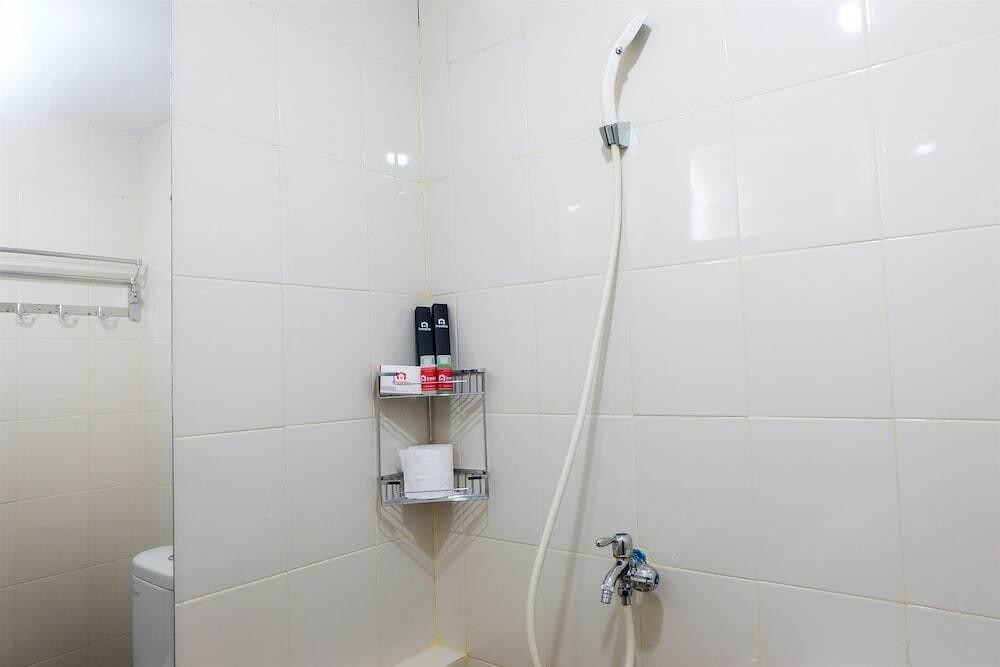 Джакарта: Strategic and Cozy 2BR Bassura City Apartment