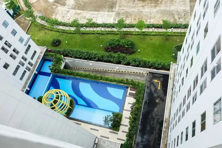 Джакарта: Strategic and Cozy 2BR Bassura City Apartment