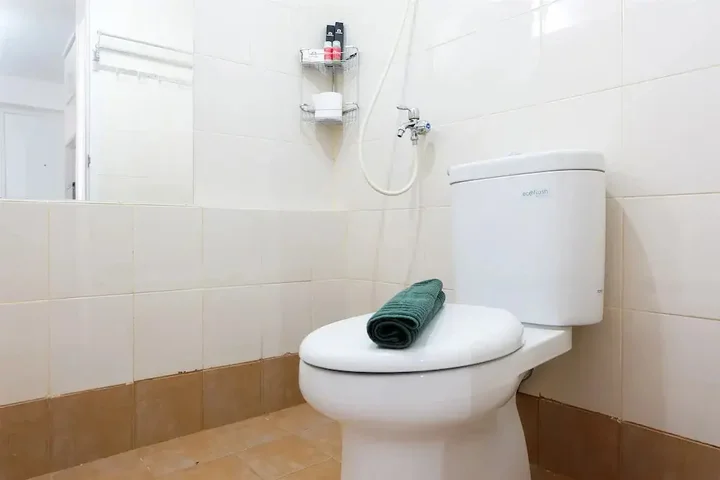 Джакарта: Strategic and Cozy 2BR Bassura City Apartment