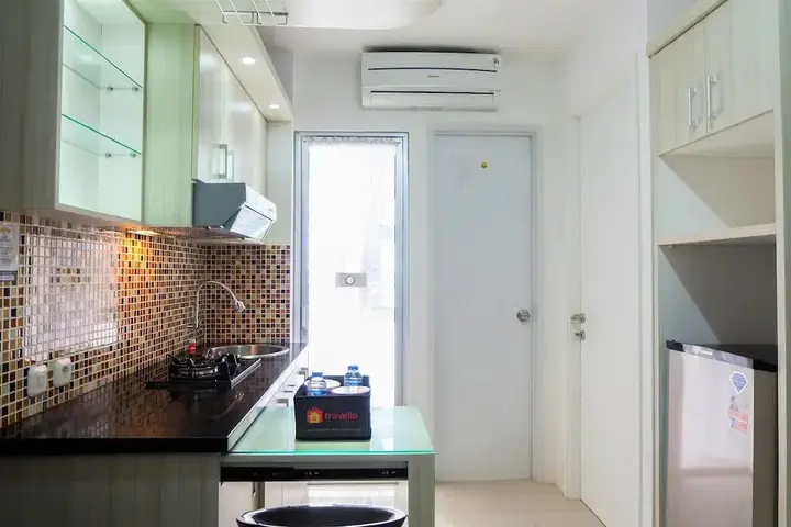 Джакарта: Strategic and Cozy 2BR Bassura City Apartment