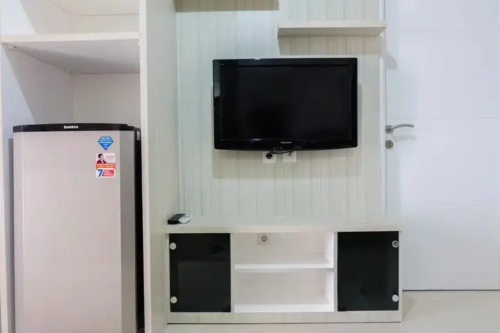 Джакарта: Strategic and Cozy 2BR Bassura City Apartment