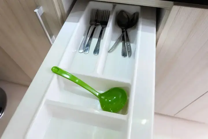 Джакарта: Strategic and Cozy 2BR Bassura City Apartment