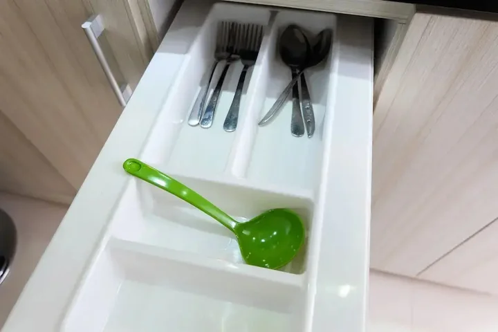 Джакарта: Strategic and Cozy 2BR Bassura City Apartment