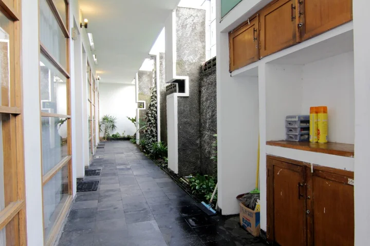 Депок: The Nest Hotel