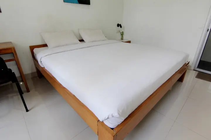 Депок: The Nest Hotel