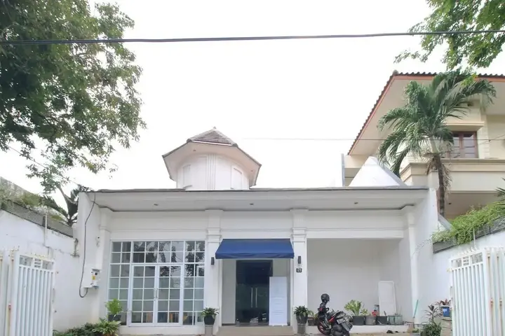 Сурабая: Airy Tegalsari Teuku Umar 21 Surabaya