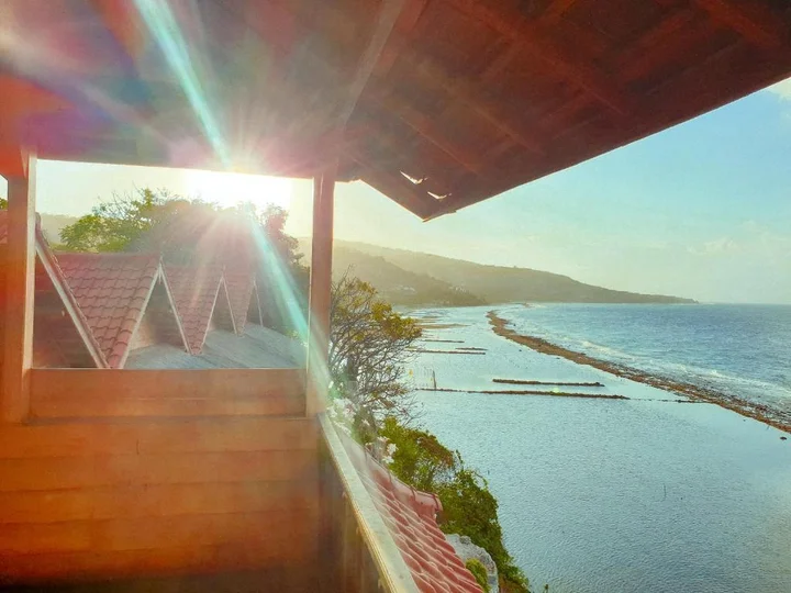 Пенида: Malibu Huts