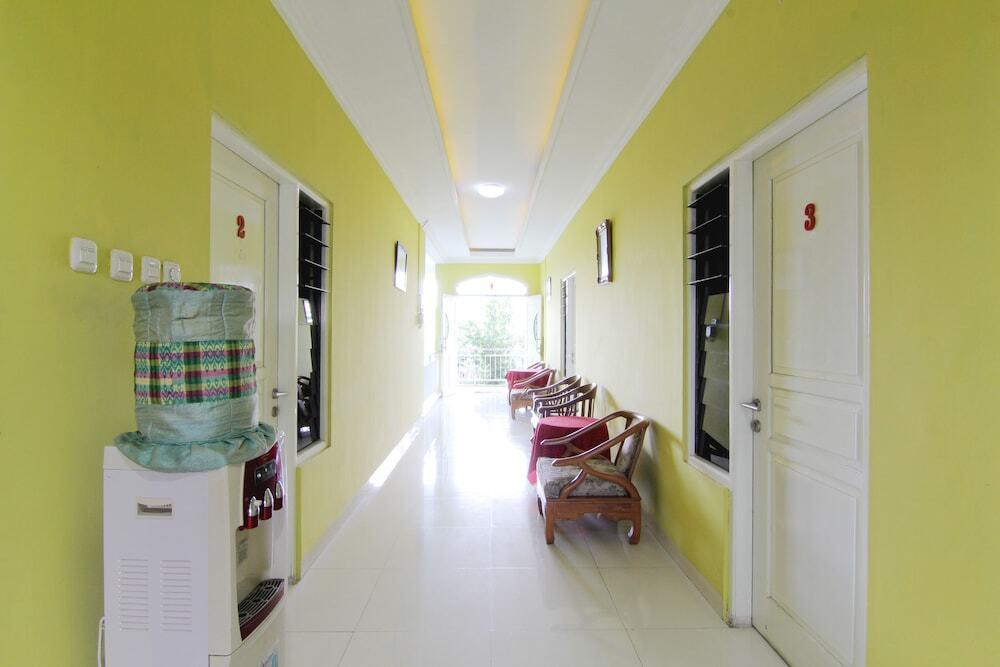 Депок: Cornel Homestay