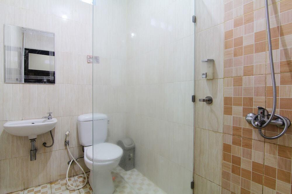 Депок: Cornel Homestay