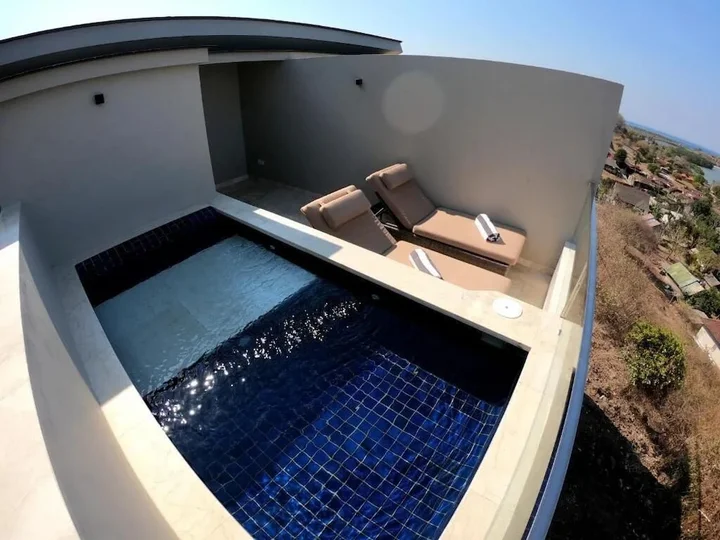 Секотонг Барат: Bukit Pool Suites