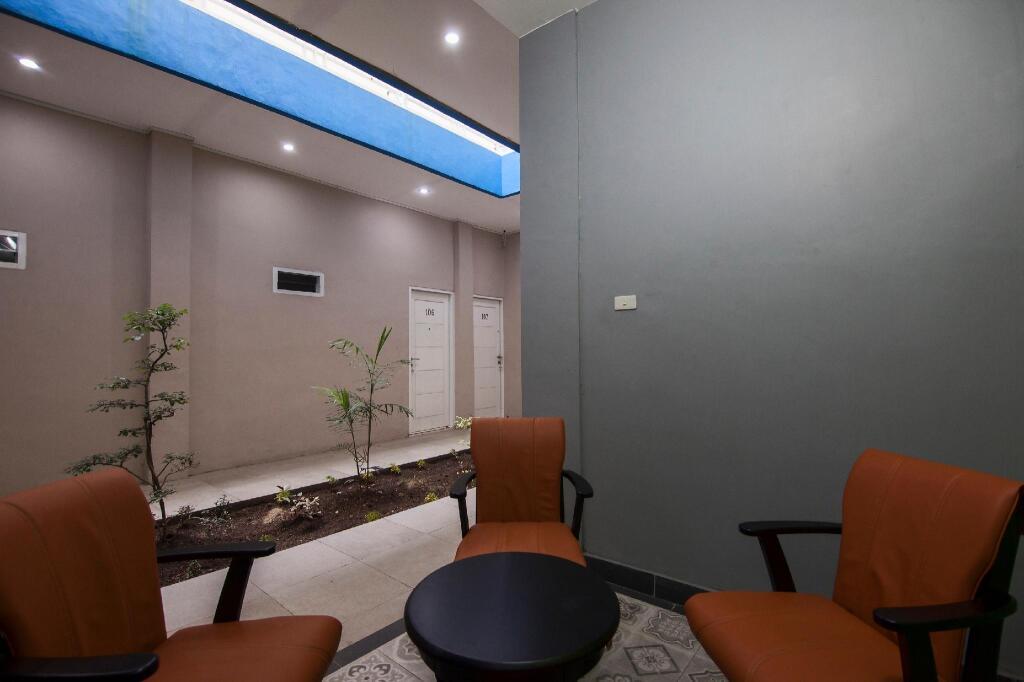 Озеро Тоба: OYO 1095 Rap Hotel