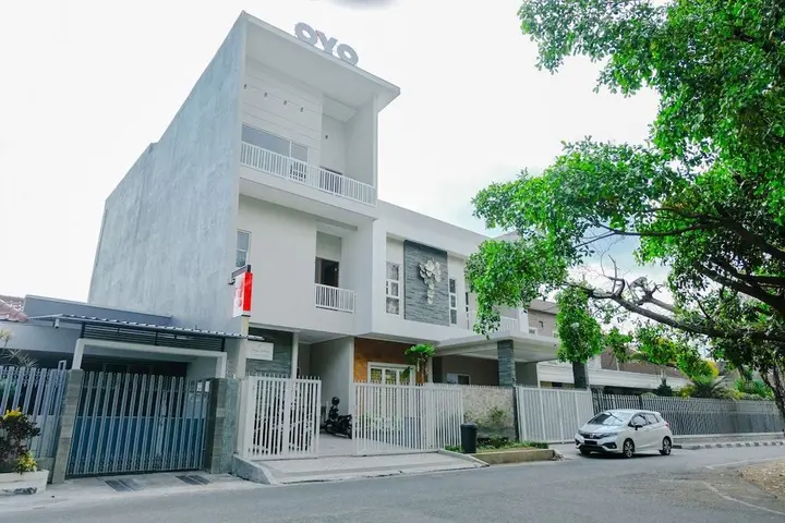 Маланг: OYO 1023 Junggo Tentrem