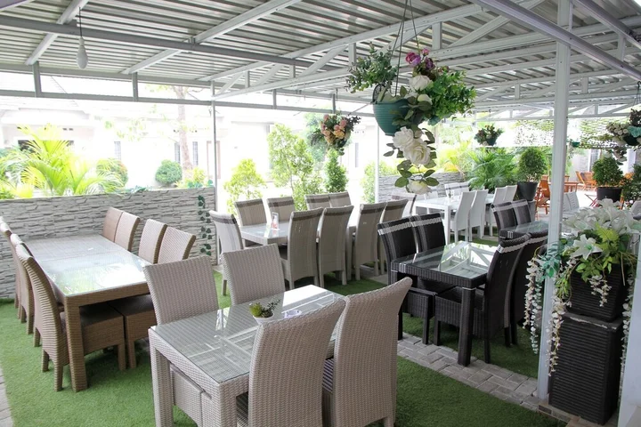 Палу: OYO 1265 Zamrud Hotel