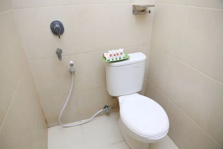 Палу: OYO 1265 Zamrud Hotel
