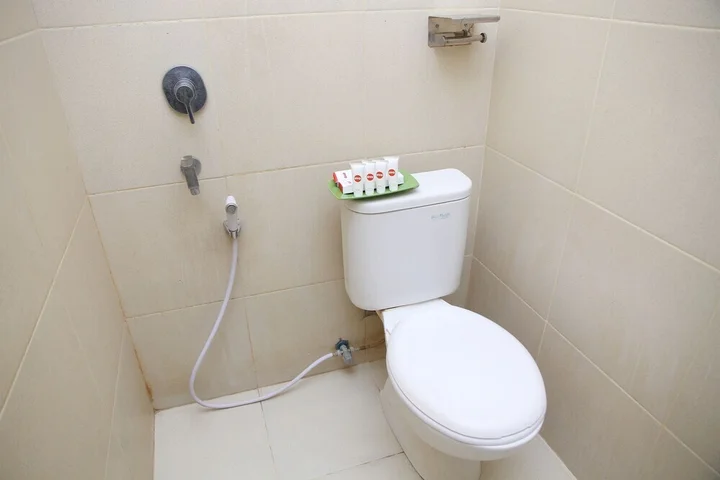 Палу: OYO 1265 Zamrud Hotel